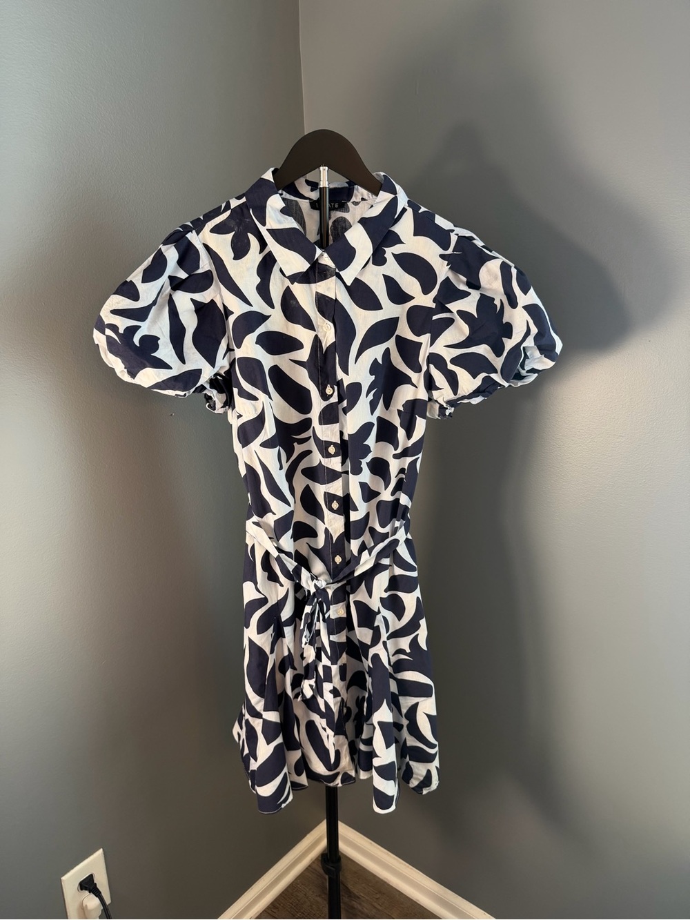 1. State Navy and White Leaf-Print Shirt Dress with Tie Waist